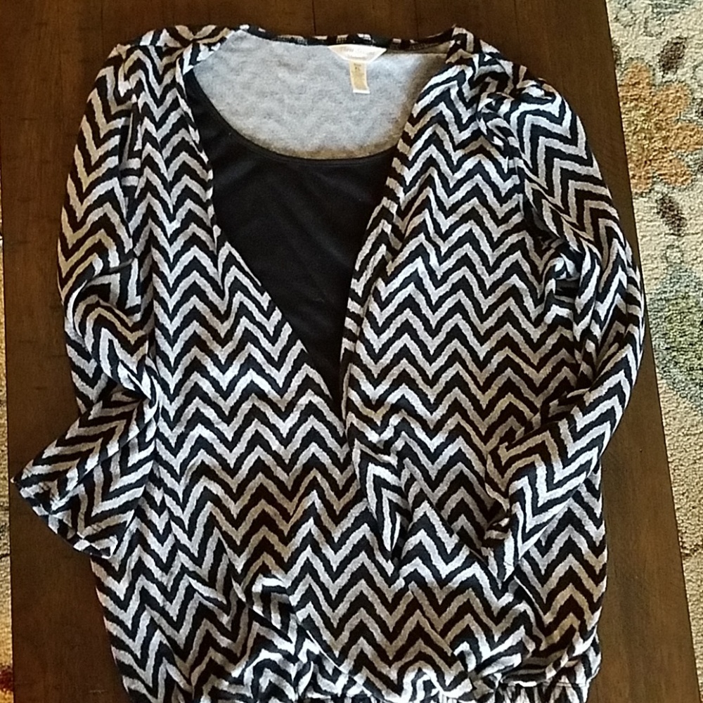 XL Three Seasons maternity sweater